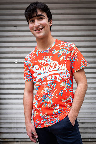 camisetas de flores superdry roja