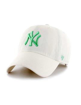 Gorra blanca con escudo NY bordado verde flúor