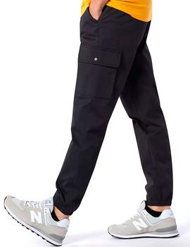 Pantalón cargo New Balance negro para hombre