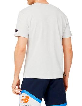 Camiseta New Balance Basketball beige para hombre