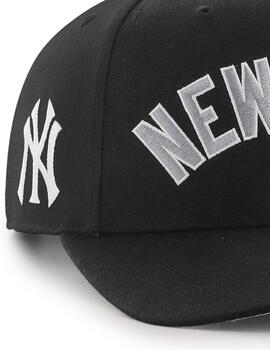 Gorra New York negra con letras bordadas