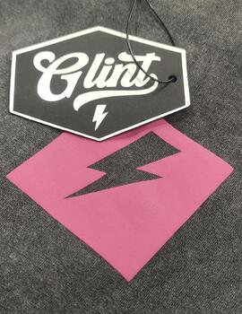 Camiseta Glint negra rayo rosa