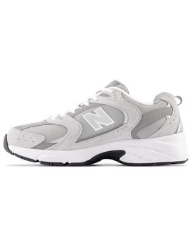 Zapatillas New Balance 530 color claro para chico y chica