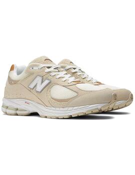 Zapatillas New Balance 2002R beige para chico