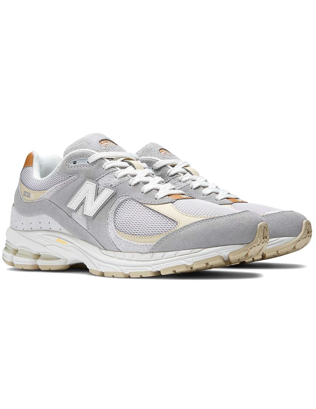Zapatillas New Balance 2002R grises para chica y chico