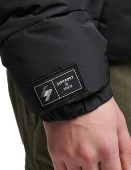 Plumífero Superdry negro con capucha para hombre