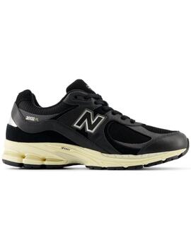 Zapatillas New Balance 2002 negras para chico y chica