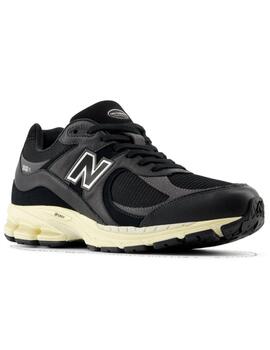 Zapatillas New Balance 2002 negras para chico y chica