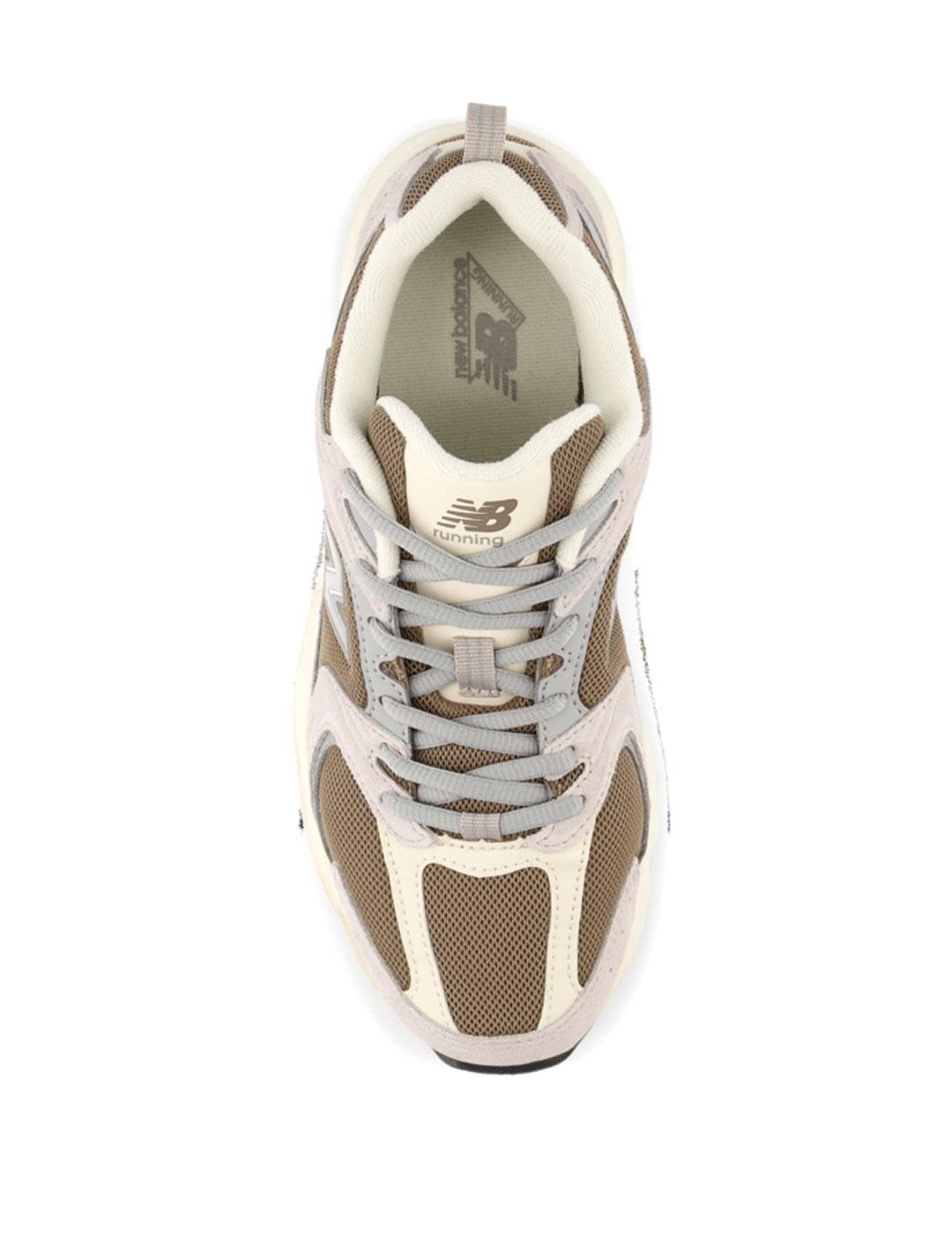 Zapatillas New Balance beige para chica