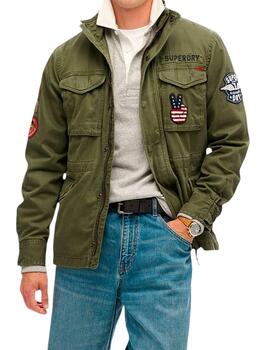 Chaqueta militar Superdry con parches