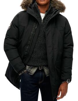Abrigo negro Superdry con capucha de pelo