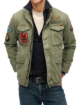 Chaqueta Superdry militar con parches