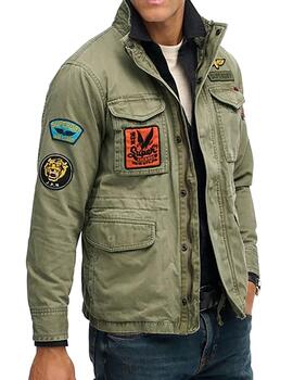 Chaqueta Superdry militar con parches