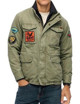 Chaqueta Superdry militar con parches