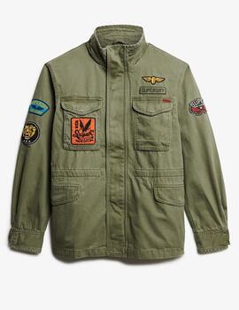 Chaqueta Superdry militar con parches