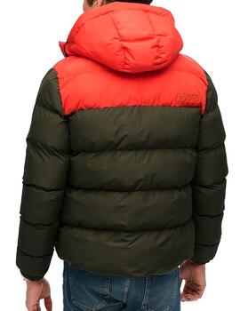 Cazadora acolchada Superdry marrón con rojo para hombre