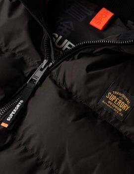 Chaleco Superdry Sportswear negro estilo plumas