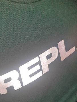 Sudadera Replay verde letras reflectantes
