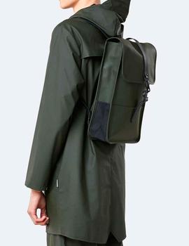 Mochila Rains impermeable verde militar unisex