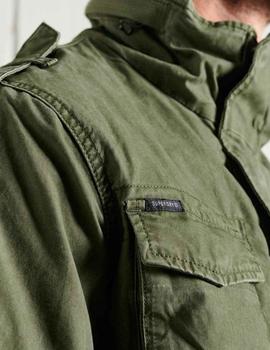 Chaqueta Superdry verde militar con bolsillos