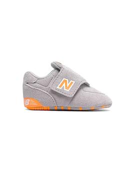 Calzado New Balance gris sol sonriente para bebé